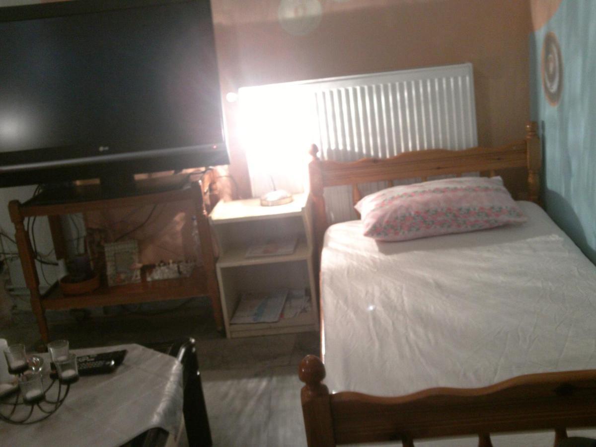Just Simple Hostel Kalamata Ngoại thất bức ảnh